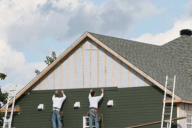 Professional Siding Contractor technician working in Middletown, CT